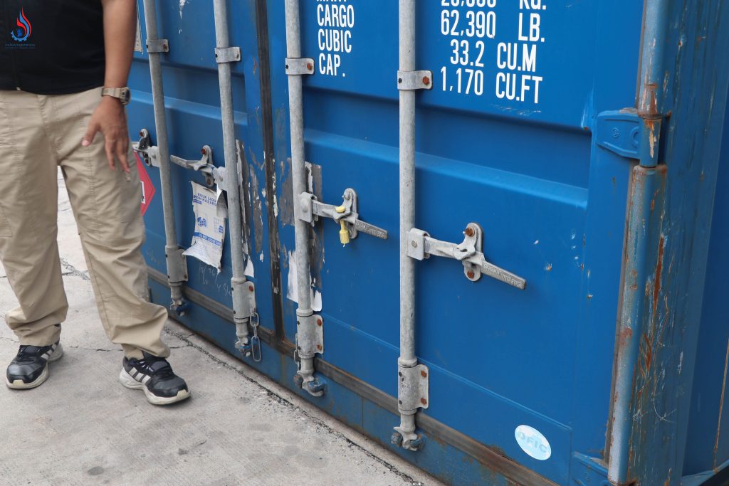 ขนส่งจากประเทศเกาหลีใต้ เพื่อนำผ่านไปยังประเทศเมียนมา โดย กรมโรงงานฯ ตรวจสอบข้อมูลตามที่ บช.ปส.แจ้ง พบว่าไม่ได้รับอนุญาตนำผ่านจากกรมโรงงานอุตสาหกรรม ตาม พ.ร.บ.วัตถุอันตรายฯ