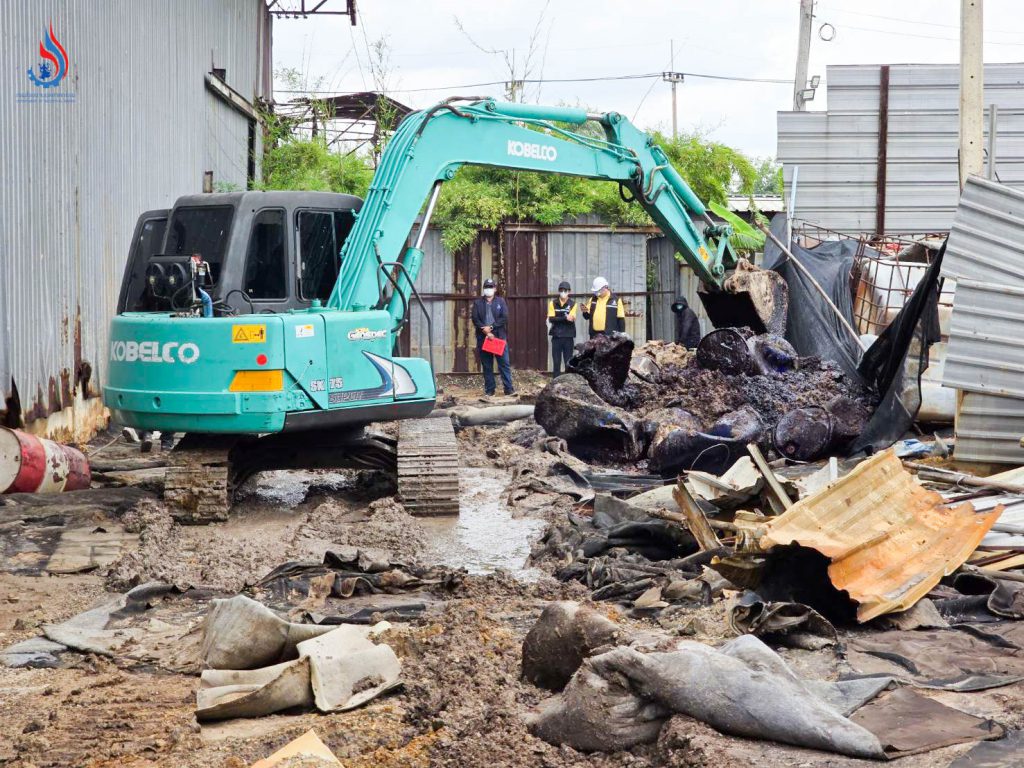 อธิบดีกรมโรงงานฯ นำทีมตรวจค้นพื้นที่ที่มีการลักลอบเททิ้งสารเคมีอันตราย ในพื้นที่ บ.เอกอุทัย (สาขาอุทัย) และในพื้นที่ ต.ข้าวเม่า อ.อุทัย จ.พระนครศรีอยุธยา หลังได้รับแจ้งว่ามีการลักลอบเททิ้งสารเคมีอันตรายในพื้นที่ !!!