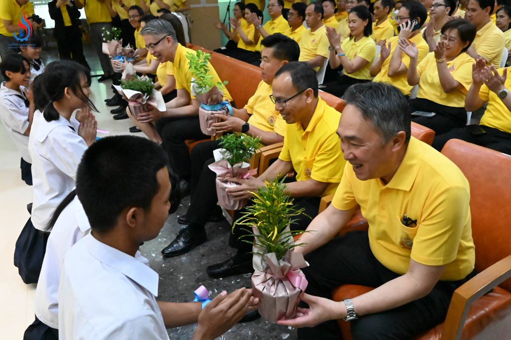 อธิบดีกรมโรงงานฯ ร่วมงานเปิดตัวโครงการ อุตสาหกรรมรวมใจ ลดคาร์บอนไทย 7.2 ล้านตันฯ