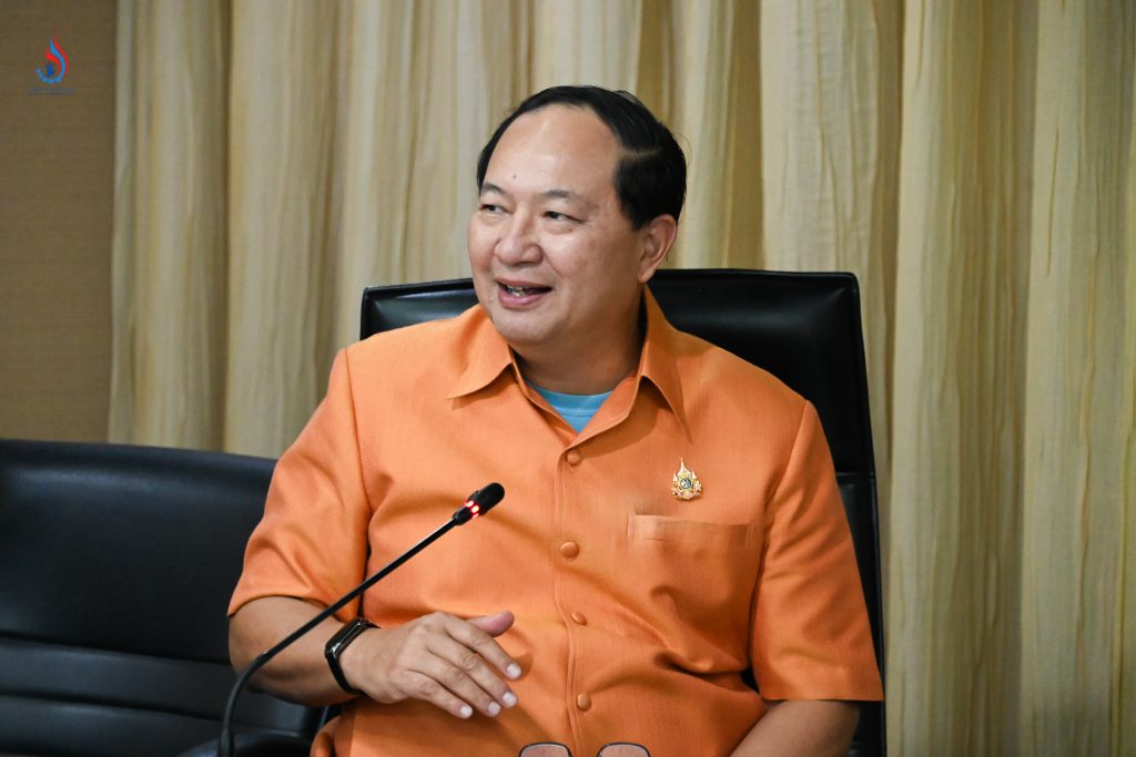 ดร.คุรุจิต นาครทรรพ ผู้อำนวยการสถาบันปิโตรเลียมแห่งประเทศไทย