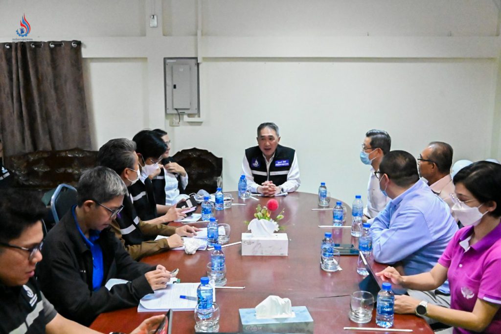 อธิบดีกรมโรงงานฯ ได้ให้คำแนะนำโรงงาน พร้อมเน้นย้ำให้โรงงานประกอบกิจการตามเงื่อนไขการอนุญาตอย่างเข้มงวด