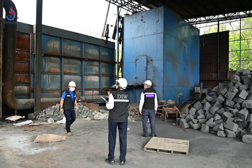 อธิบดีกรมโรงงานฯ ตรวจติดตามการออกคำสั่งให้ บริษัท ซี ที สตีล จำกัด หยุดการประกอบกิจการโรงงานทั้งหมดทันที