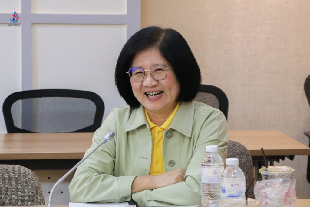 นางอัญชลี ยิ่งทวีสิทธิกุล ผู้เชี่ยวชาญเฉพาะด้านสิ่งแวดล้อม