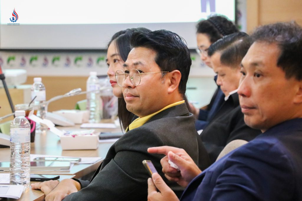 ที่ประชุมได้ร่วมกันพิจารณาผลการตรวจประเมินรวมทั้งข้อสังเกตของคณะทำงานฯ เพื่อพิจารณาคัดเลือกโรงงานที่จะผ่านเข้าสู่การตรวจประเมินรอบที่ 2