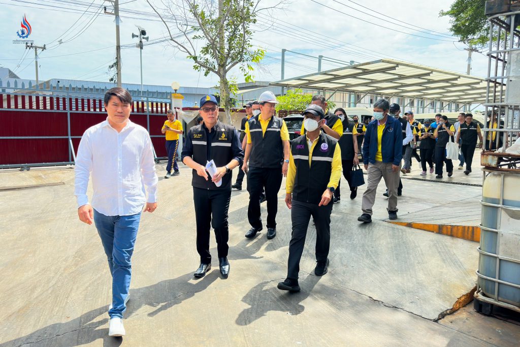 โรงงานของ บริษัท เจ แอล เชมโทนิค จำกัด เป็นโรงงานลำลับที่ 106 ประกอบกิจการผลิตเฟอร์ริคคลอไรด์ (Ferric Chloride) ผลิตเฟอร์รัสซัลเฟต (Ferrous) ผลิตสารส้ม (Aluminium Sulphate) รวมทั้งผลิต Poly Aluminium Chloride และเป็นโรงงานลำลับที่ 42(2) ประกอบกิจการแบ่งบรรจุสารเคมี