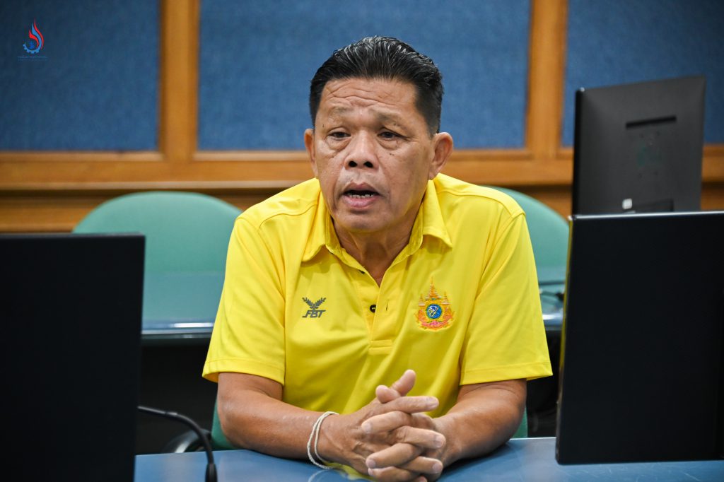 นายมนตรี ประยงค์ขำ นายกองค์การบริหารส่วนตำบลช่องกุ่ม เป็นผู้แทนประชาชนมายื่นหนังสือ