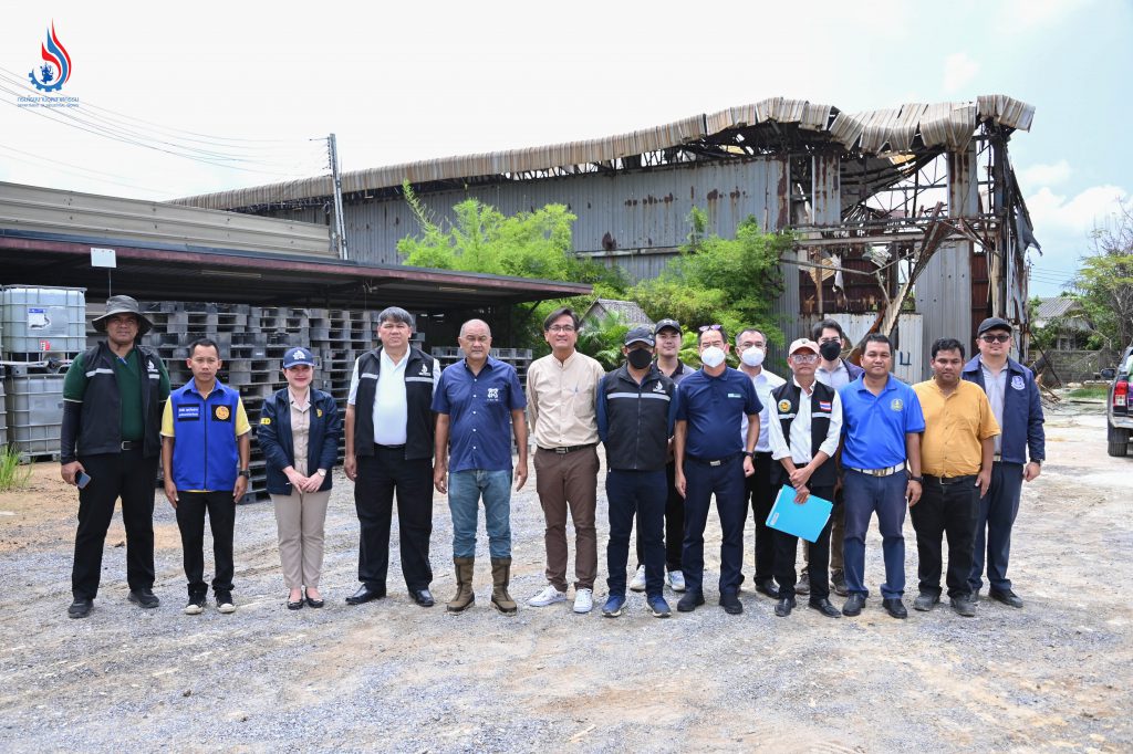 รองอธิบดีกรมโรงงานฯ เข้าตรวจติดตามพื้นที่ บ. เอกอุทัย (สาขาอุทัย) หลังว่าจ้าง บ. ทีเออาร์เอฟ กำจัด / บำบัดสิ่งปฏิกูลหรือวัสดุที่ไม่ใช้แล้ว หรือของเสียเคมีวัตถุ ในพื้นที่อำเภออุทัย
