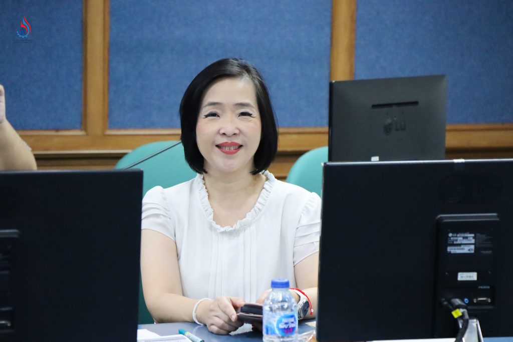 นางจุฬารัตน์ มณีเสถียรรัตนา เลขานุการกรม