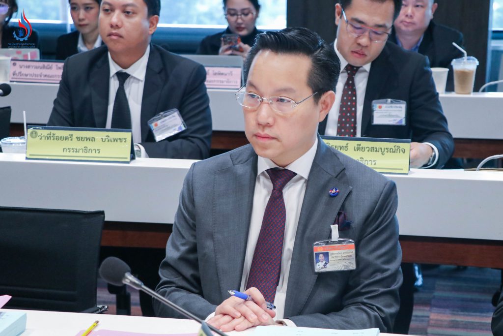 นายอรรถวิชช์ สุวรรณภักดี ประธานคณะที่ปรึกษาของรัฐมนตรีว่าการกระทรวงอุตสาหกรรม ด้านยุทธศาสตร์ เป็นรองประธานกรรมาธิการ