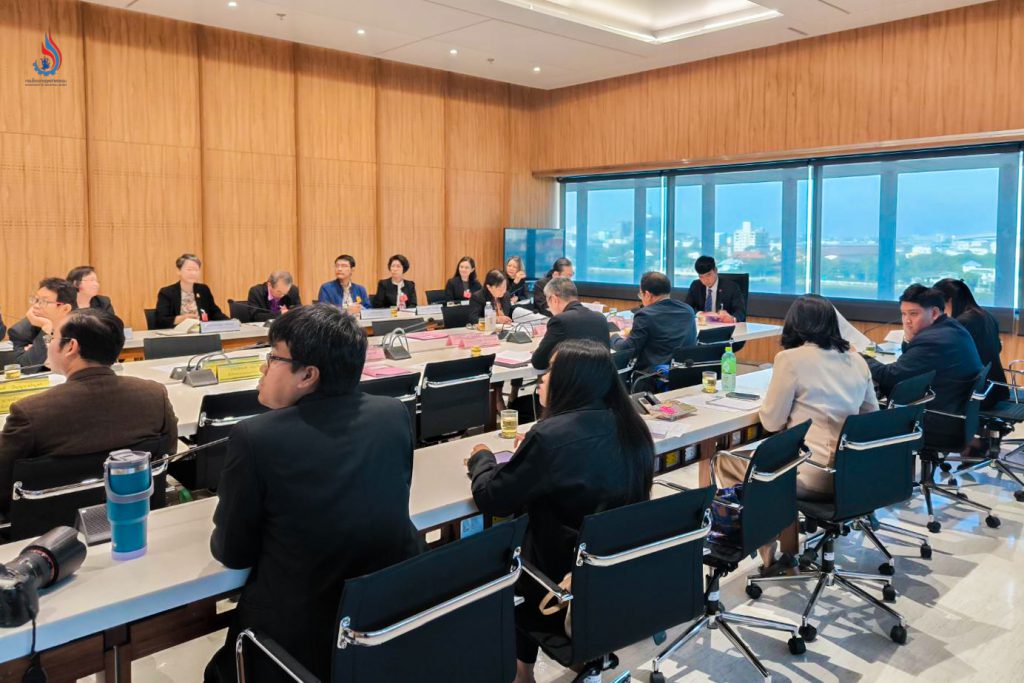 การประชุมชี้แจงต่อคณะอนุกรรมาธิการพิจารณาศึกษาและจัดทำมาตรการป้องกัน แก้ไข ฟื้นฟู เยียวยา กรณีน้ำมันรั่วไหลทางทะเลและมลพิษอื่น ๆ จากภาคอุตสาหกรรม ในคณะกรรมาธิการที่ดินทรัพยากรธรรมชาติและสิ่งแวดล้อม สภาผู้แทนราษฎร