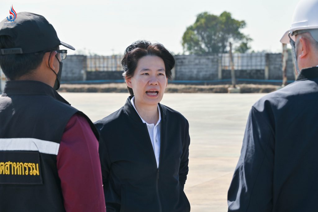 นางสาวฐิติภัสร์ โชติเดชาชัยนันต์ หัวหน้าคณะทำงานรัฐมนตรีว่าการกระทรวงอุตสาหกรรม