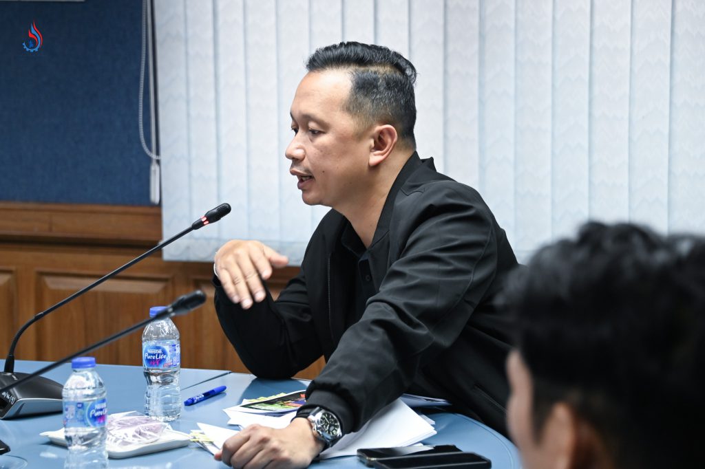 นายธีรทัศน์ อิศรางกูร ณ อยุธยา รองอธิบดีกรมโรงงานอุตสาหกรรม