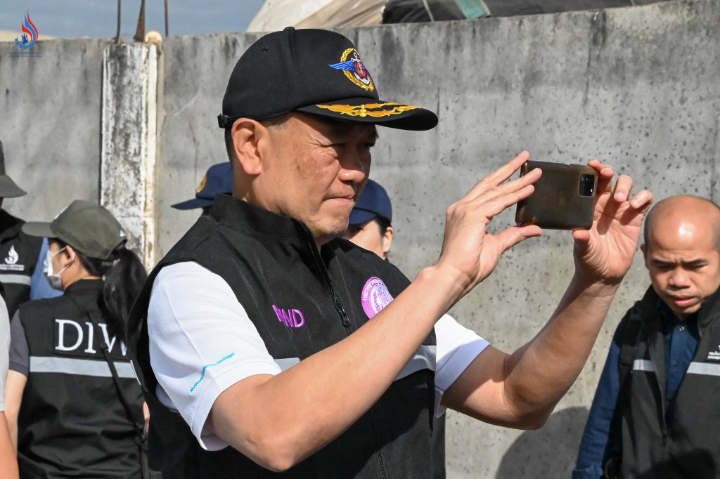 นายเอกนิติ รมยานนท์ ผู้ตรวจราชการกระทรวงอุตสาหกรรม