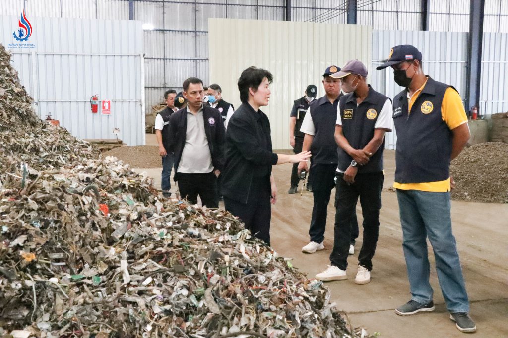 กรมโรงงานฯ ลุยตรวจรอบ 3 โรงงานคัดแยกและหลอมขยะอิเล็กทรอนิกส์ ปราจีนบุรี เย้ยกฎหมาย ยังลักลอบประกอบกิจการ