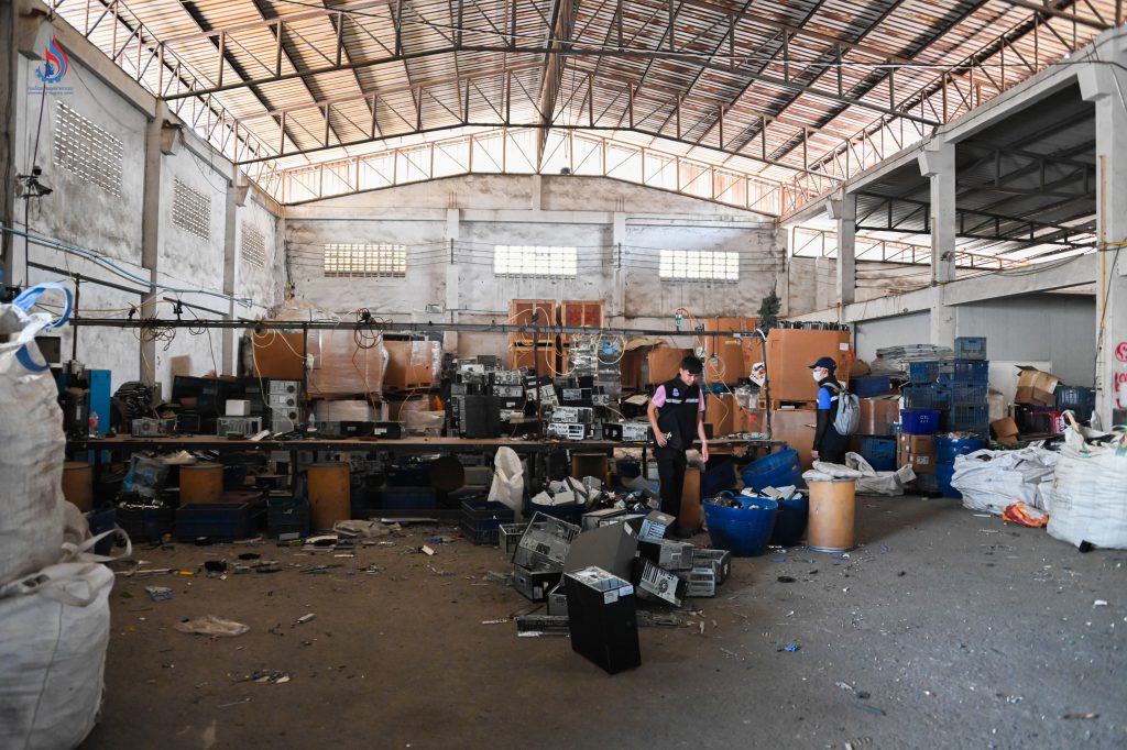 ชิ้นส่วนอิเล็กทรอนิกส์ใน บริษัท ซี เอช เอช รีไซเคิล จำกัด