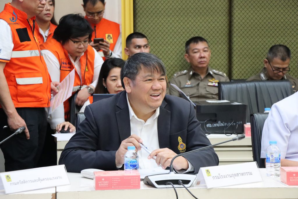 นายสุนทร แก้วสว่าง รองอธิบดีกรมโรงงานอุตสาหกรรม