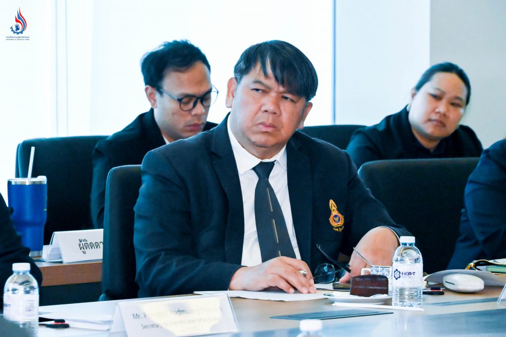 นายสุนทร แก้วสว่าง รองอธิบดีกรมโรงงานอุตสาหกรรม