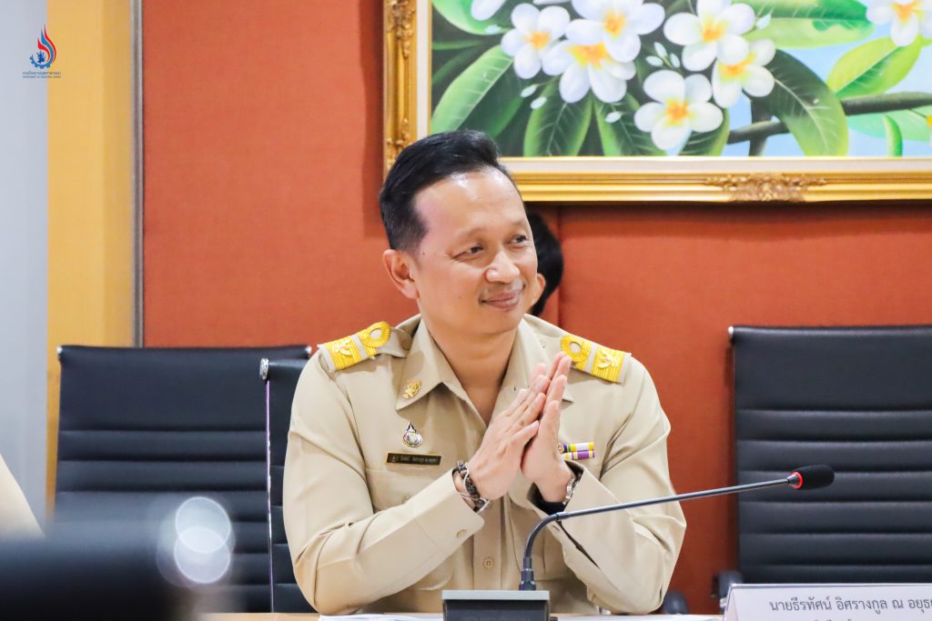 นายธีรทัศน์ อิศรางกูร ณ อยุธยา รองอธิบดีกรมโรงงานอุตสาหกรรม