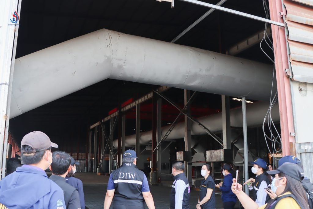 พบร่องรอยการประกอบกิจการโรงงานอย่างต่อเนื่อง มีการลักลอบสร้างเตาหลอมขยายเครื่องจักรใหม่