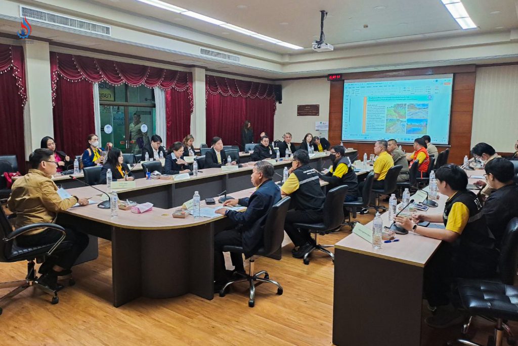 เจ้าหน้าที่กองบริหารจัดการกากอุตสาหกรรม หารือร่วมกับคณะกรรมาธิการการพาณิชย์และการอุตสาหกรรม วุฒิสภา เพื่อแลกเปลี่ยนความคิดเห็นเกี่ยวกับการจัดการปัญหากากอุตสาหกรรม และผลกระทบด้านสิ่งแวดล้อมต่อประชาชน รวมถึงการประเมินมูลค่าการจัดการกากอุตสาหกรรมในพื้นที่ บริษัท เอกอุทัย จำกัด (สาขาอุทัย) จังหวัดพระนครศรีอยุธยา