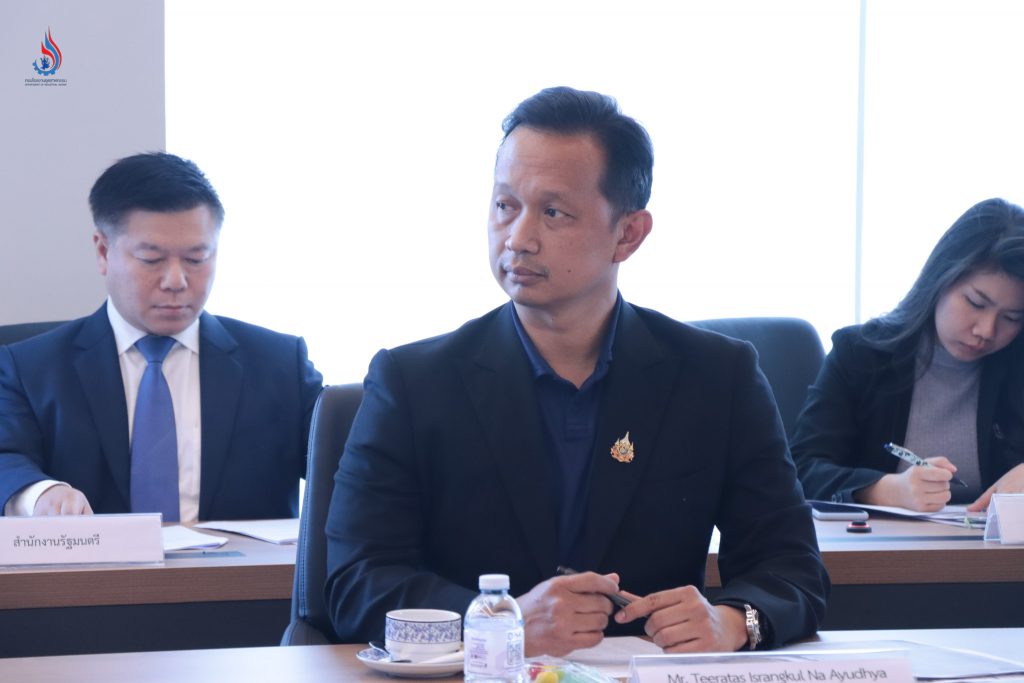นายธีรทัศน์ อิศรางกูร ณ อยุธยา รองอธิบดีกรมโรงงานอุตสาหกรรม