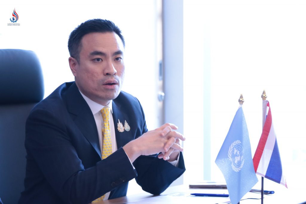 นายเอกนัฏ พร้อมพันธุ์ รัฐมนตรีว่าการกระทรวงอุตสาหกรรม