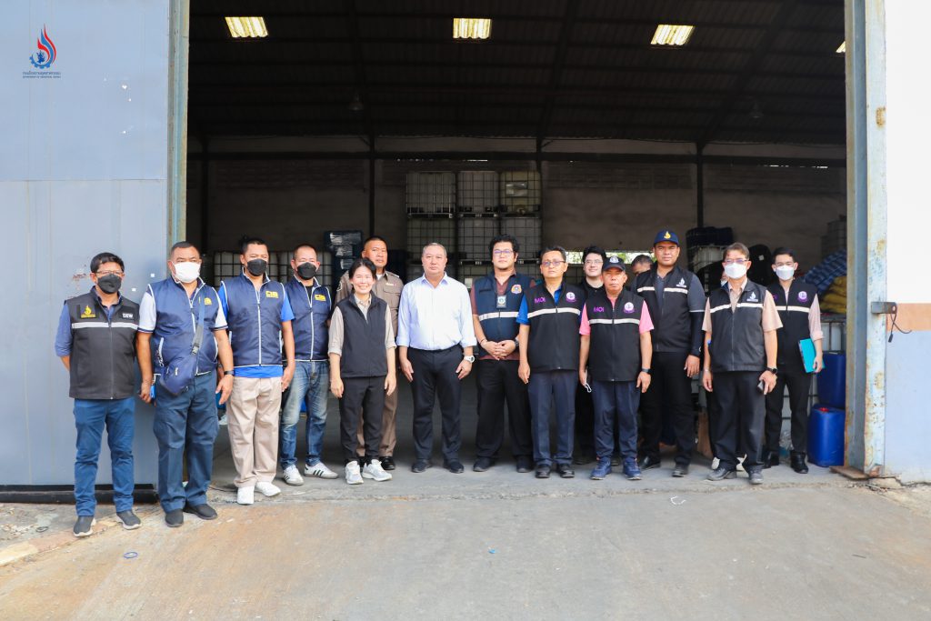 “เอกนัฏ” ทลายเครือข่ายลอบบรรจุ-ขายสารเคมีอันตราย ผงะ! ซุกบ้านเช่ากลางชุมชน สั่งแกะรอยฟันทั้งขบวนการเด็ดขาด