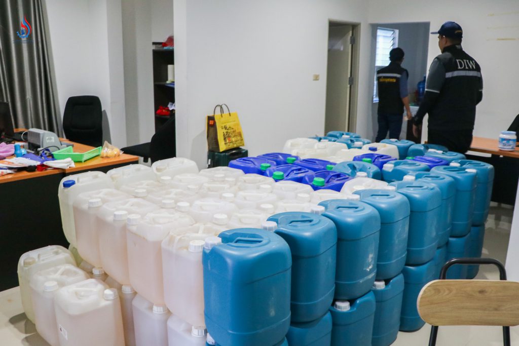 ลงพื้นที่ตรวจสอบบ้านเช่าเลขที่ 102/131 หมู่บ้านเดอะแกรนพาร์ค หมู่ที่ 7 ต.บ้านสร้าง อ.บางปะอิน จ.พระนครศรีอยุธยา เพื่อขยายผลกรณีมีชาวต่างชาตินำสารเคมีไม่ทราบชนิดนำมาเก็บอยู่ในบ้านพัก