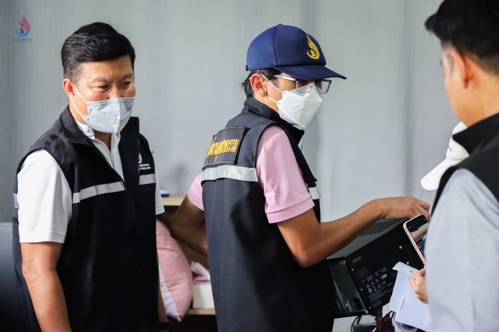 ใช้อำนาจตามกฎหมายยึดอายัดเอกสาร โทรศัพท์มือถือ ข้อมูลกล้องวงจรปิด เครื่องแม่ข่ายคอมพิวเตอร์ หรือเซิร์ฟเวอร์ (Server) คอมพิวเตอร์ ฮาร์ดดิสก์จัดเก็บข้อมูล (Hard Disk Drive) และหลักฐานอื่นที่เกี่ยวข้อง รวมถึงเส้นทางการเงินที่อาจมีความเชื่อมโยงไปยังเครือข่ายธุรกิจรีไซเคิลศูนย์เหรียญ