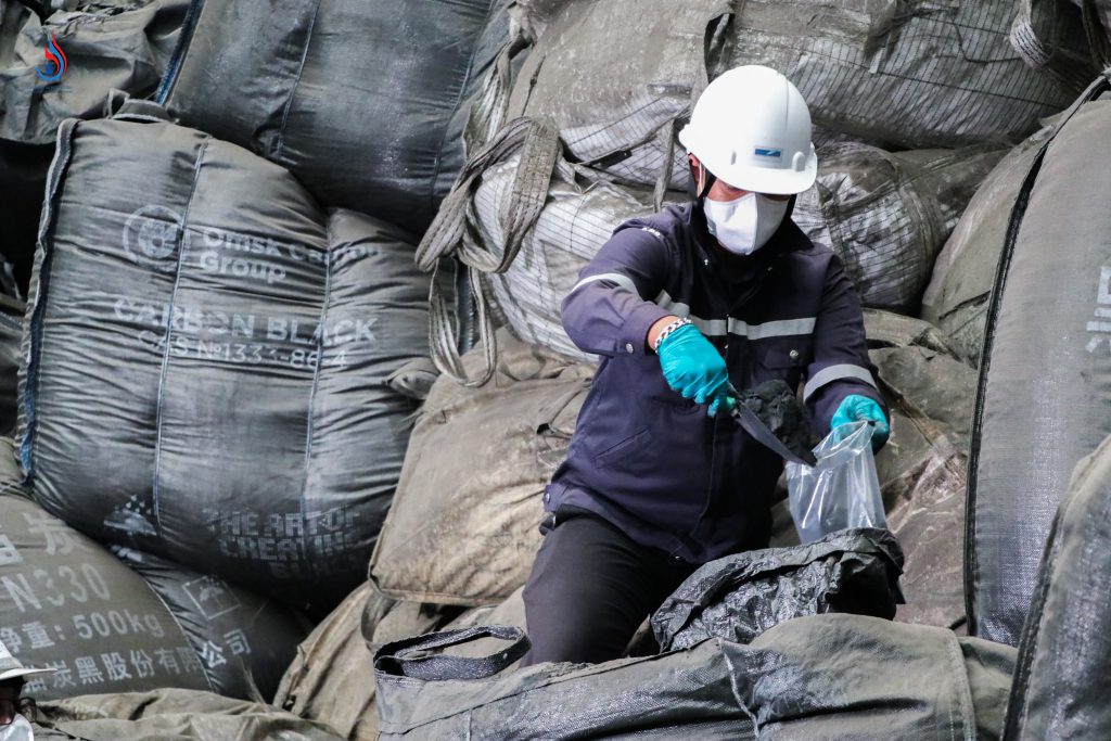เจ้าหน้าที่กรมโรงงานอุตสาหกรรมและสำนักงานอุตสาหกรรมจังหวัดระยอง จึงได้ระงับการนำฝุ่นแดงทั้งหมดออกนอกบริเวณโรงงาน พร้อมยึดอายัดและเก็บตัวอย่างฝุ่นแดงเพื่อตรวจพิสูจน์ จนกว่าบริษัทฯ จะสามารถชี้แจงแหล่งที่มาได้อย่างชัดเจนภายในวันที่ 10 เมษายนนี้