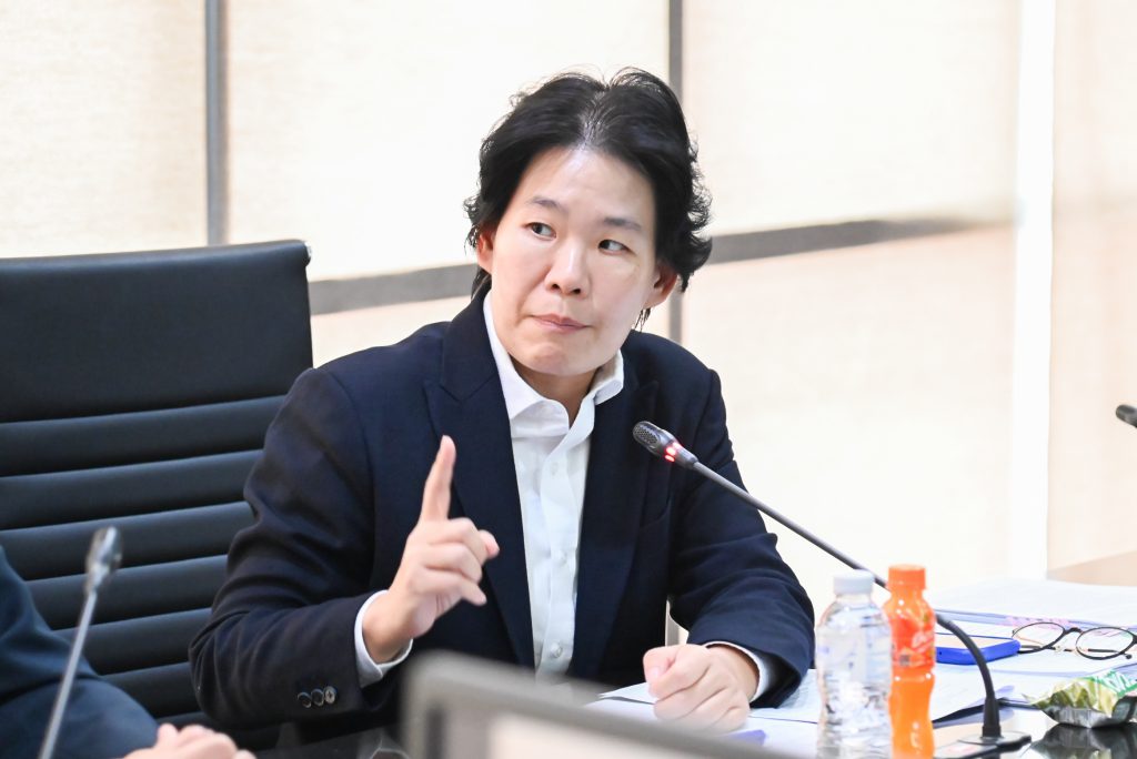 นางสาวฐิติภัสร์ โชติเดชาชัยนันต์ หัวหน้าคณะทำงานของรัฐมนตรีว่าการกระทรวงอุตสาหกรรม เป็นประธานการประชุม