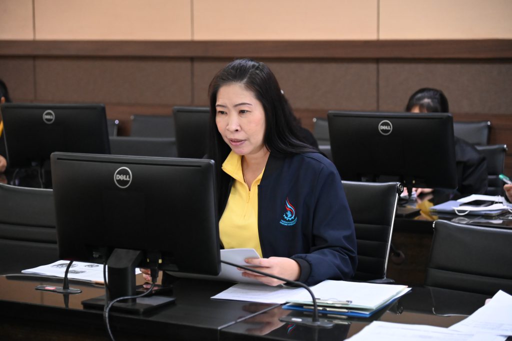 นางสาวนวพร สงวนหมู่ ผู้อำนวยการกองบริหารจัดการกากอุตสาหกรรม