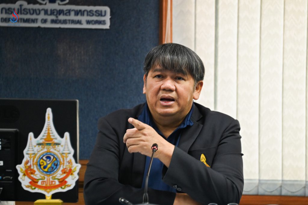 นายสุนทร แก้วสว่าง รองอธิบดีกรมโรงงานอุตสาหกรรม ในฐานะประธานคณะกรรมการฯ