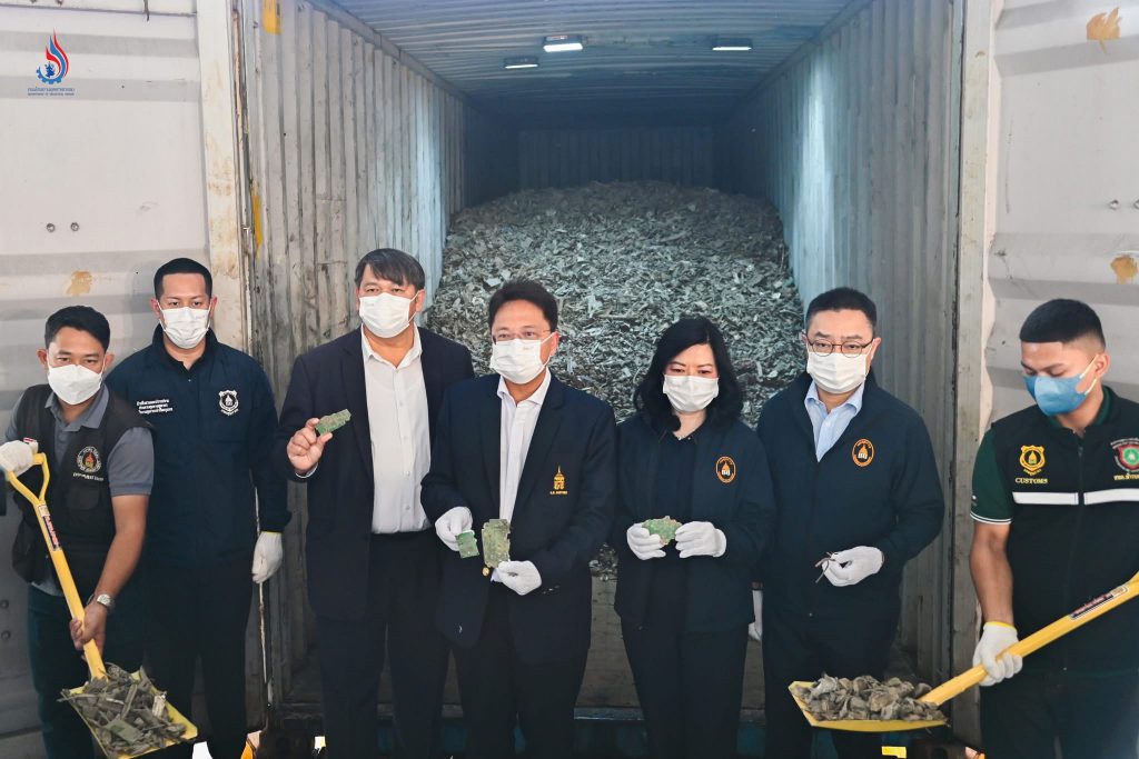 ผลการตรวจสอบพบว่าเป็นการสำแดงเท็จ โดยสินค้าเข้าข่ายเป็นเศษขยะอิเล็กทรอนิกส์ จำนวน 10 ตู้ น้ำหนักรวม 238 ตัน