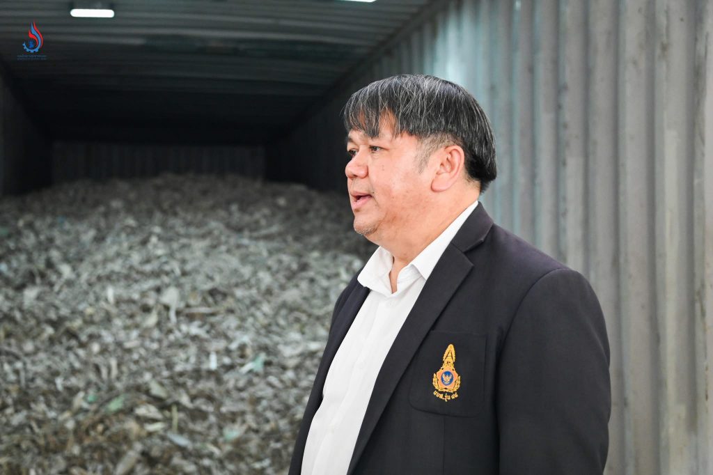 นายสุนทร แก้วสว่าง รองอธิบดีกรมโรงงานอุตสาหกรรม กล่าวเพิ่มเติมว่า ตนได้รับมอบหมายจากนายพรยศ กลั่นกรอง อธิบดีกรมโรงงานอุตสาหกรรม ร่วมแถลงผลการตรวจสอบในวันนี้ โดยสินค้าที่ตรวจพบนำเข้าโดยบริษัทเอกชนรายหนึ่งในจังหวัดสมุทรสาคร