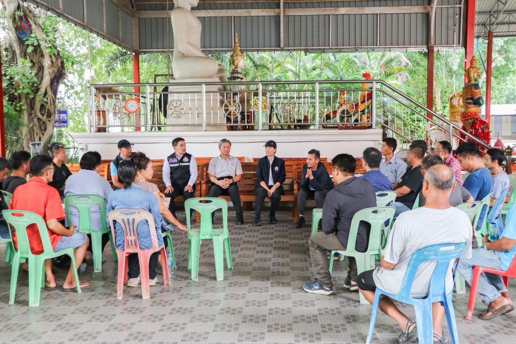 คณะเจ้าหน้าที่เดินทางไปพบประชาชน ณ บริเวณวัดสิกขวัฒนาราม (บ้านซ่ง) ตำบลกบินทร์ อำเภอกบินทร์บุรี ปราจีนบุรี เพื่อรับฟังความคิดเห็น ข้อเสนอแนะ และข้อกังวลใจเกี่ยวกับความเดือดร้อนจากการประกอบกิจการโรงงานในพื้นที่