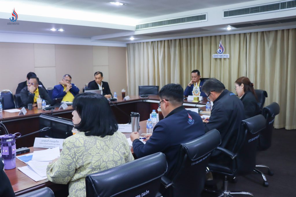 นายธีรทัศน์ อิศรางกูร ณ อยุธยา รองอธิบดีกรมโรงงานอุตสาหกรรม