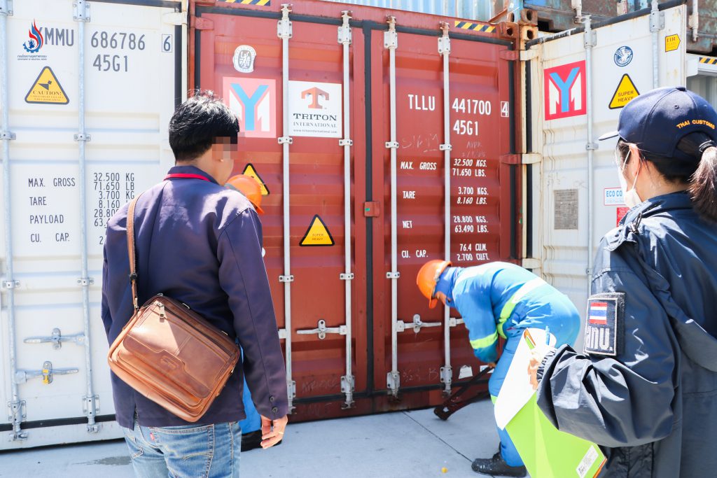 ตรวจสอบตู้สินค้าต้องสงสัยที่คาดว่าอาจเป็นการนำเข้าเศษอลูมิเนียมปนเปื้อนขยะอิเล็กทรอนิกส์โดยไม่ได้รับอนุญาต