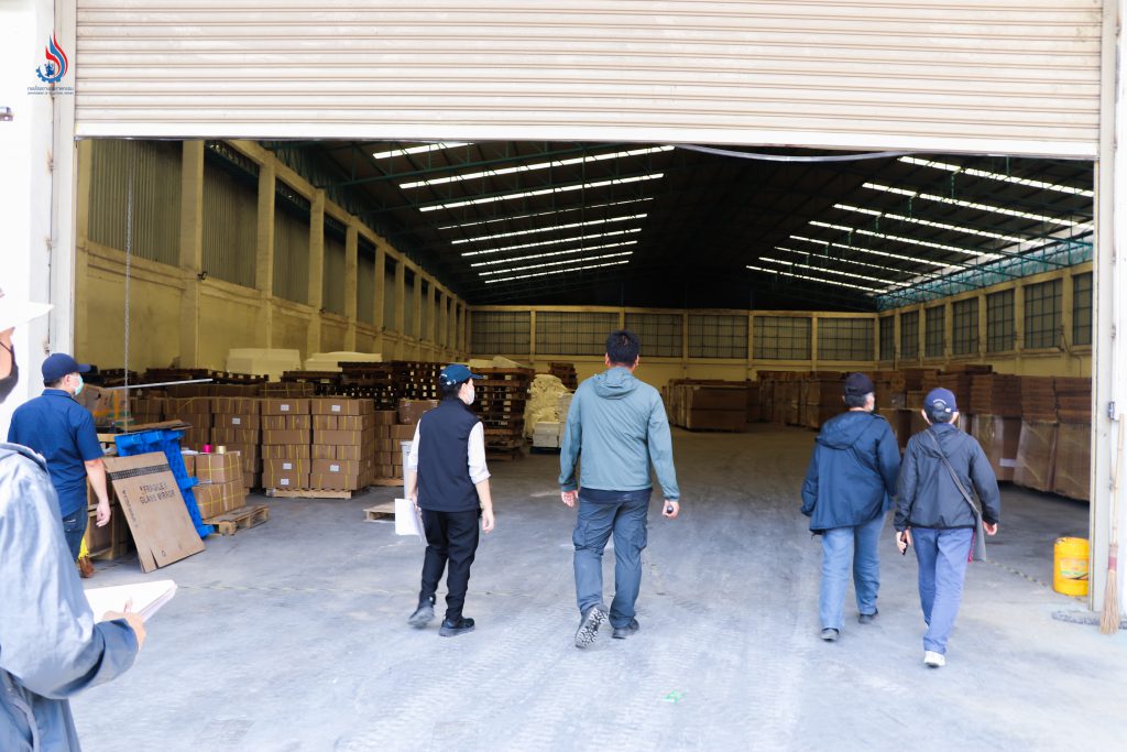 พบพื้นที่ส่วนหนึ่งเป็นอาคารโกดัง 2 หลัง และอยู่ระหว่างการก่อสร้างอาคารโกดังเพิ่มอีก 2 หลัง ลักษณะเป็นคลังพักสินค้าจากต่างประเทศสำหรับรอส่งต่อไปยังประเทศจีนและสหรัฐอเมริกา