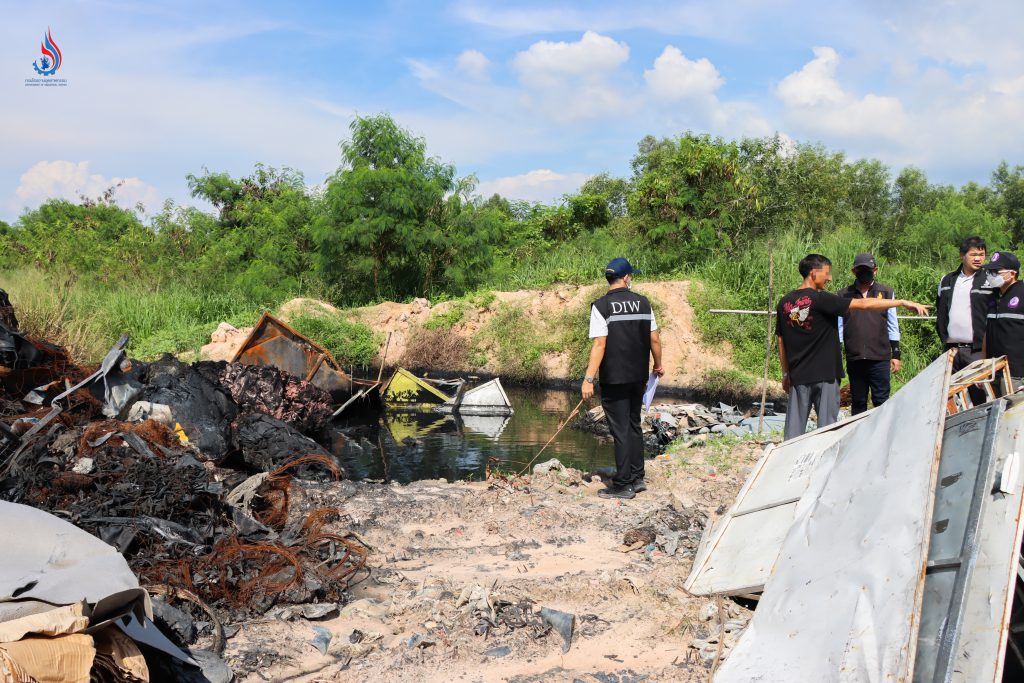 พบวัตถุดิบอาจเป็นสินค้าต้องห้ามนำเข้า และอาจเข้าข่ายเป็นของเสียอันตราย