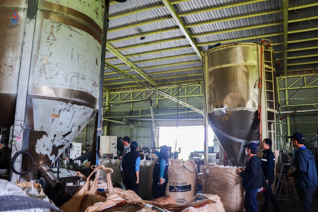 โรงงานยังคงติดตั้งเครื่องจักรไม่ตรงตามเงื่อนไขการอนุญาต