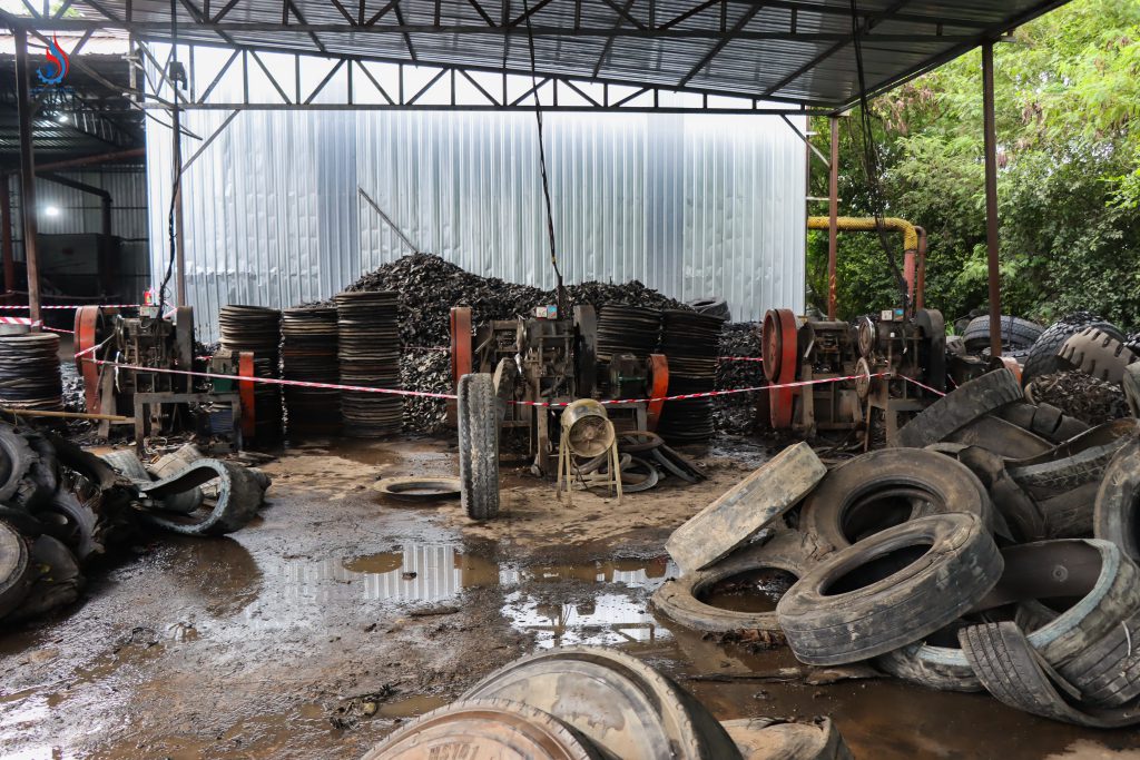 ยึดอายัดเครื่องจักร วัสดุ สิ่งของ และสิ่งอื่นที่เกี่ยวข้อง รวบรวมเป็นพยานหลักฐานในการตรวจสอบและพิสูจน์ข้อเท็จจริง เพื่อดำเนินคดีความผิด