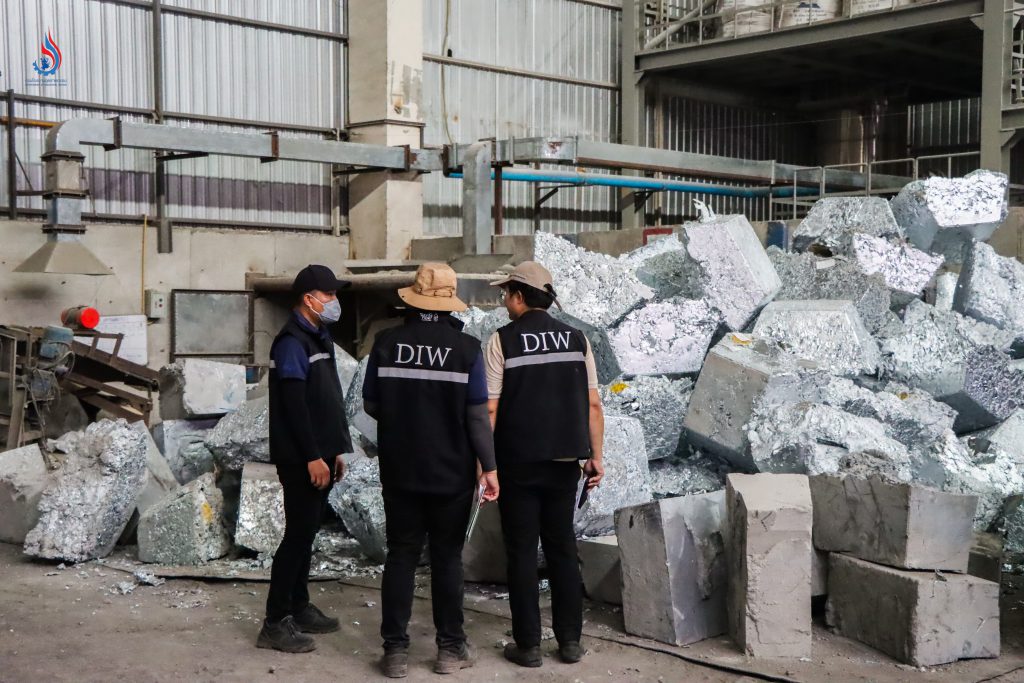 บริษัท เซียว เซียง นัน-เฟอรัส เมทัล จำกัด จังหวัดปราจีนบุรี ส่งต่อสังกะสีแท่งให้ บริษัท เซียว เซียง เคมีคอล อินดัสทรี (ไทยแลนด์) จำกัด