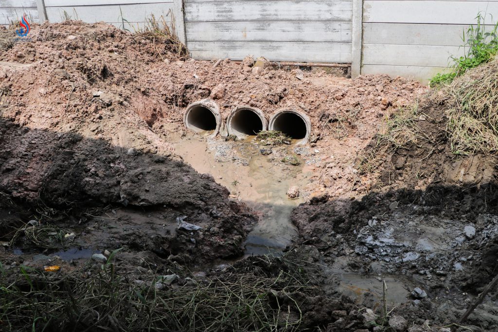 องค์การบริหารส่วนตำบลหนองเหียง ในฐานะเจ้าของพื้นที่ ได้สั่งระงับการปล่อยน้ำเสียและดำเนินคดีตามกฎหมายว่าด้วยสาธารณสุขและสิ่งแวดล้อม