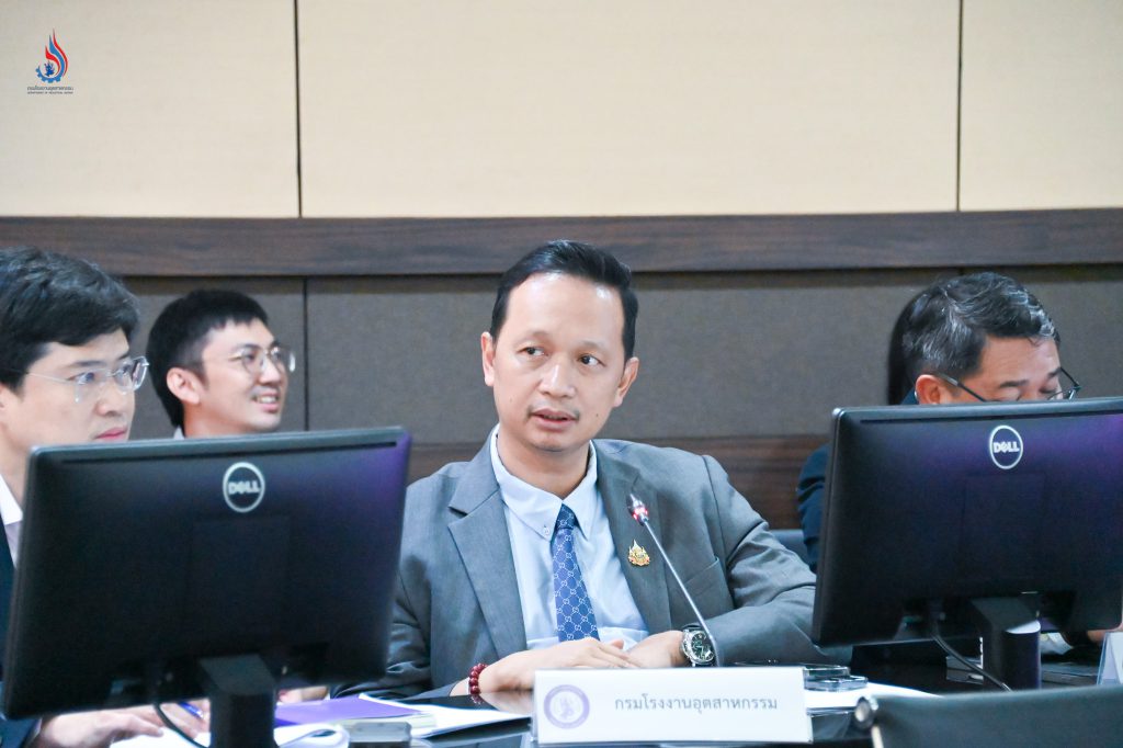 นายธีรทัศน์ อิศรางกูร ณ อยุธยา รองอธิบดีกรมโรงงานอุตสาหกรรม