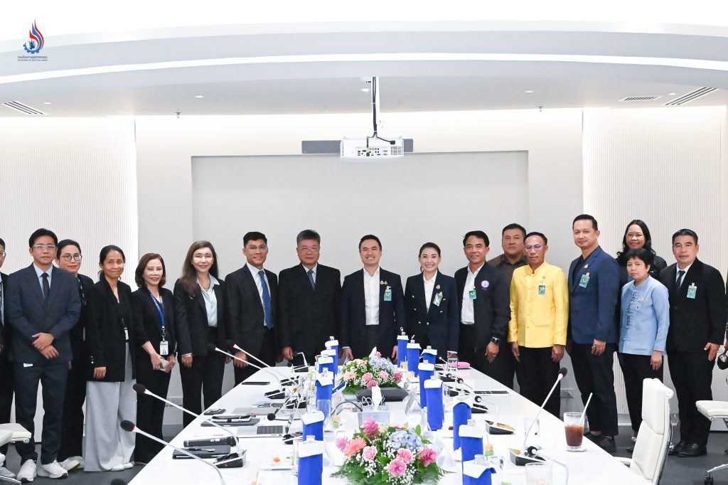 รัฐมนตรีฯ เอกนัฏ เยี่ยมชมสายการผลิตฮาร์ดดิสก์ไดร์ฟ บริษัท เวสเทิร์น ดิจิตอล พร้อมส่งเสริมต่อยอดในทุกมิติ