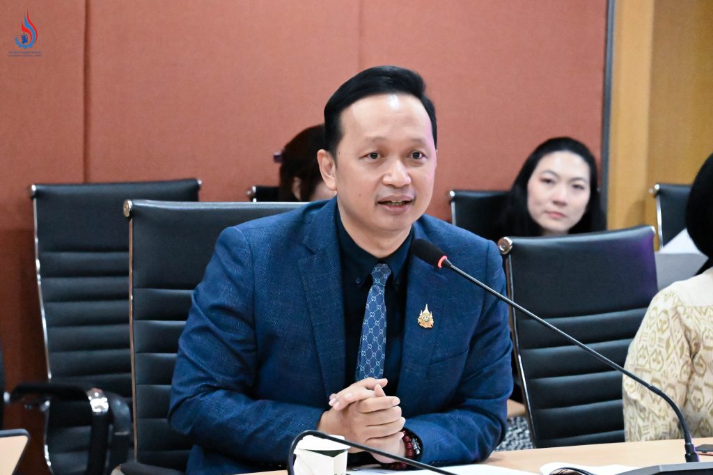 นายธีรทัศน์ อิศรางกูร ณ อยุธยา รองอธิบดีกรมโรงงานอุตสาหกรรม