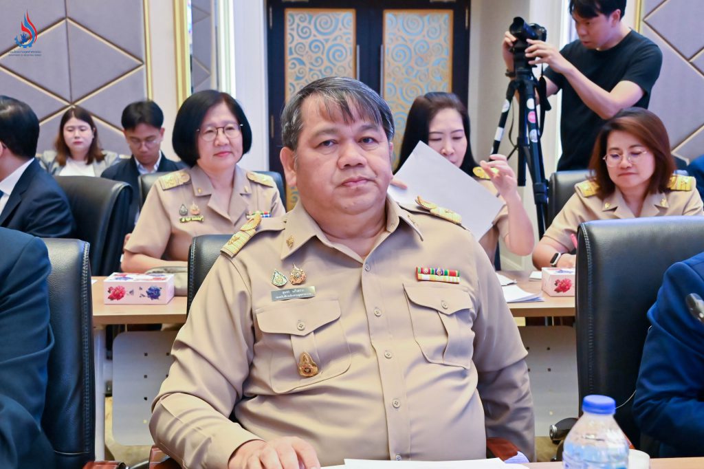 นายสุนทร แก้วสว่าง รองอธิบดีกรมโรงงานอุตสาหกรรม