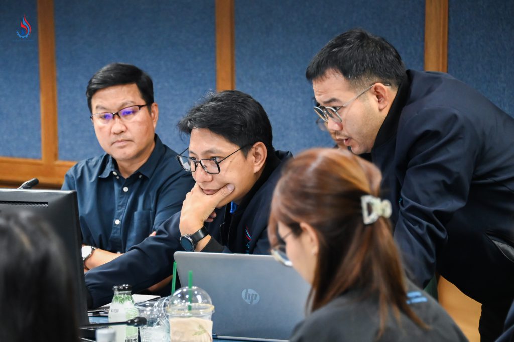 ฝ่ายเลขาฯ และผู้ช่วยฝ่ายเลขาฯ