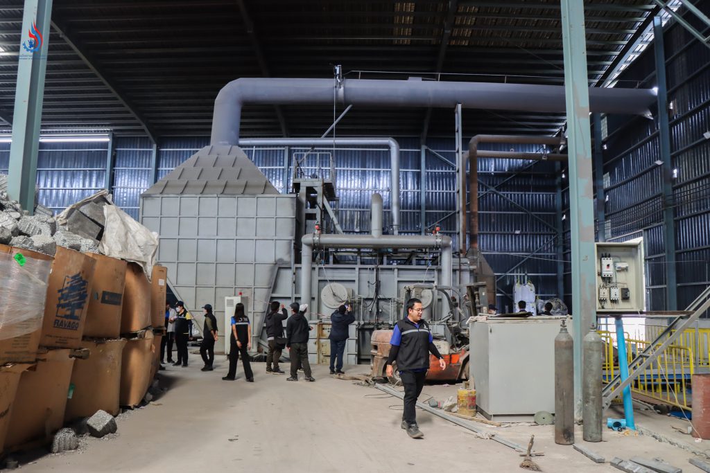 “บริษัท พี.ซี.วู๊ดโพรดักส์ จำกัด” ในตำบลแปลงยาว อำเภอแปลงยาว จังหวัดฉะเชิงเทรา เป็นหนึ่งในบริษัทที่ขอนำเข้าขยะอันตรายดังกล่าวมายังประเทศไทย